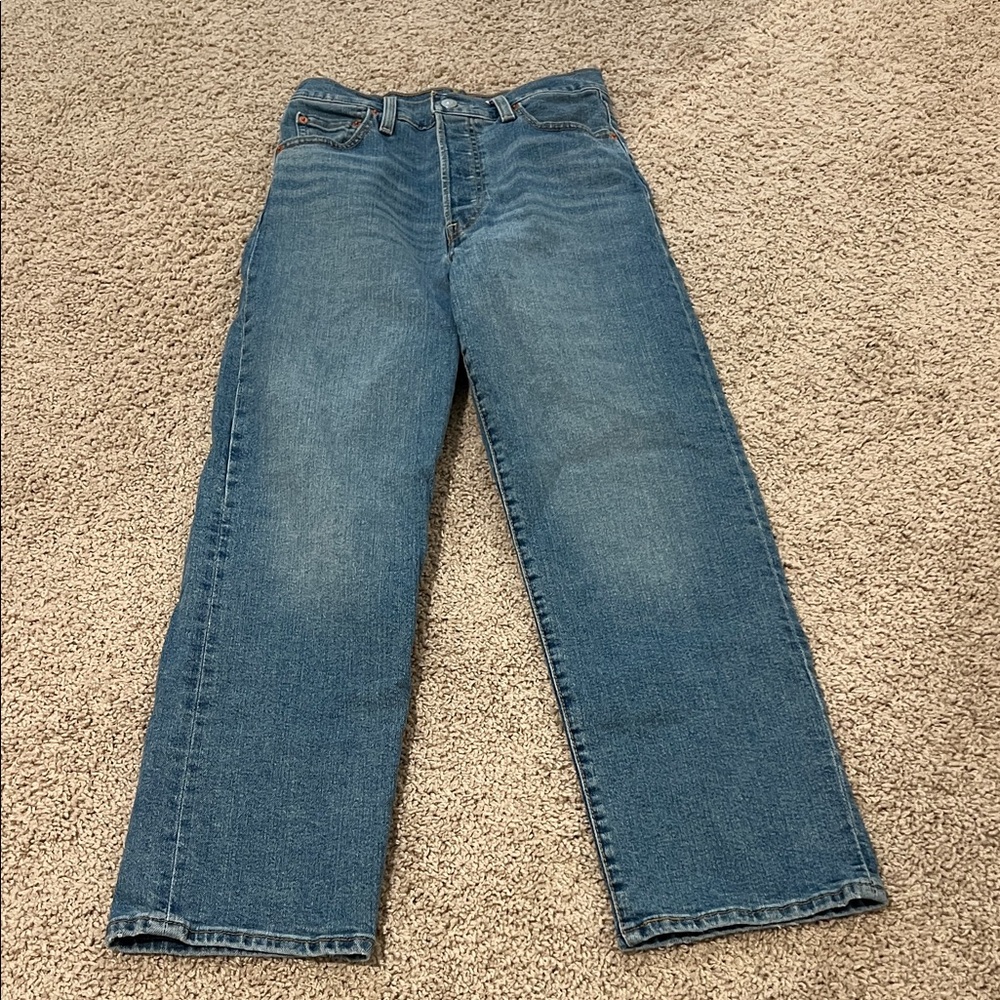 Levi’s rib cage straight ankle Jeans